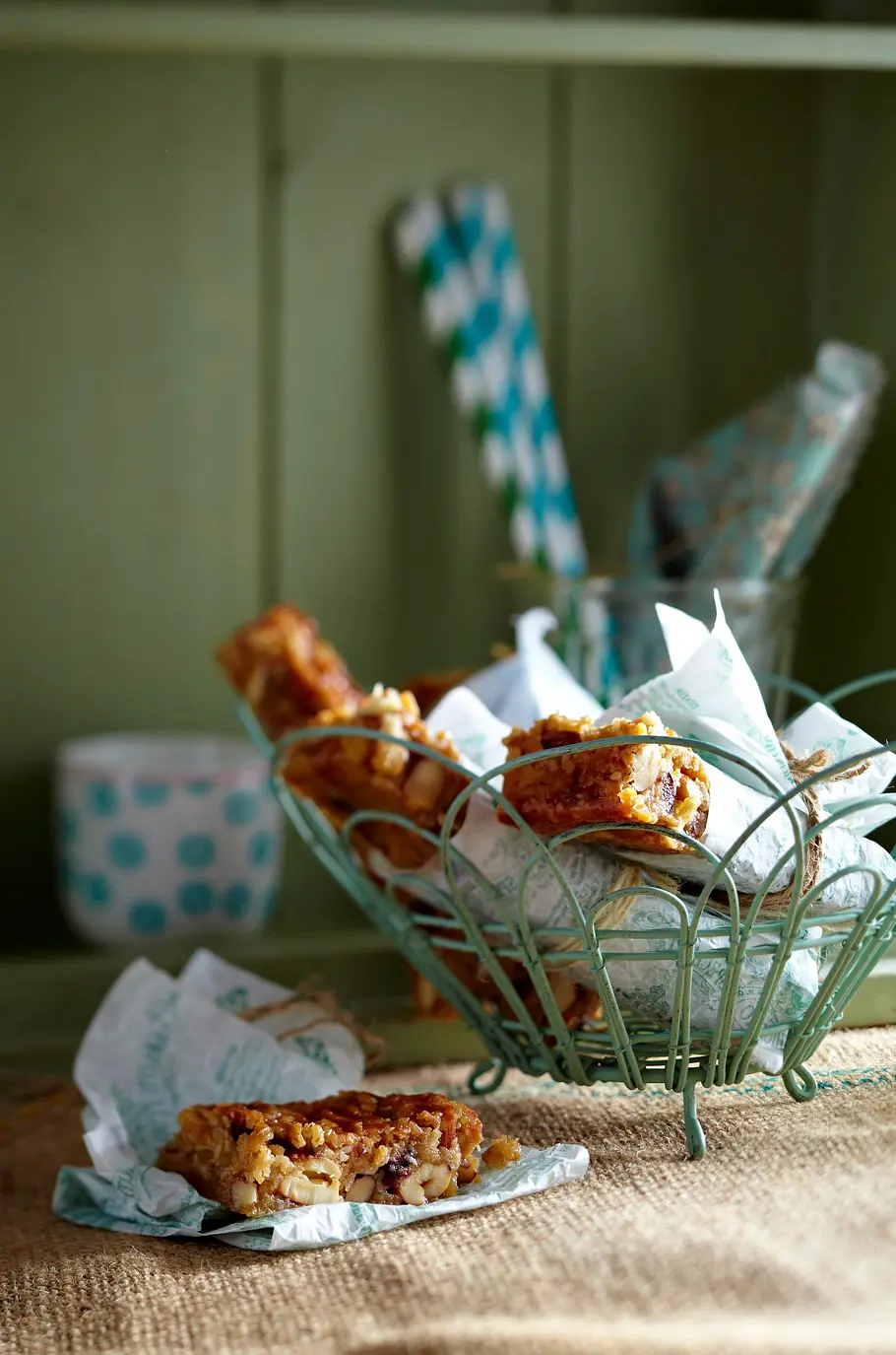 Softer Müsliriegel mit Früchten Rezept