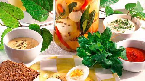 Soleier mit dreierlei Soßen Rezept - Foto: House of Food / Bauer Food Experts KG