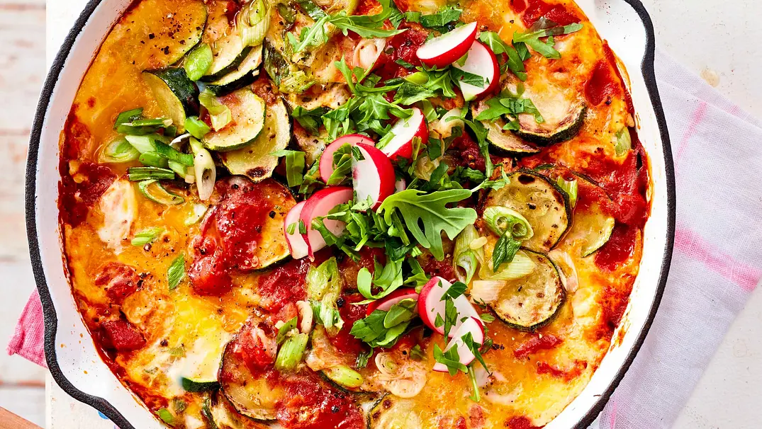 Sommer-Shakshuka Rezept - Foto: LECKER @ Bauer Media Group Sommer-Shakshuka Rezept - Foto: LECKER @ Bauer Media Group