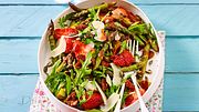Sommer to go: Spargel-Erdbeer-Salat Rezept - Foto: House of Food / Bauer Food Experts KG