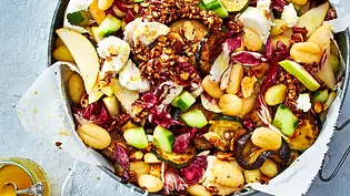 Sommer trifft Herbst: Gnocchi-Salat mit Birne Rezept - Foto: LECKER @ Bauer Media Group Sommer trifft Herbst: Gnocchi-Salat mit Birne Rezept - Foto: LECKER @ Bauer Media Group