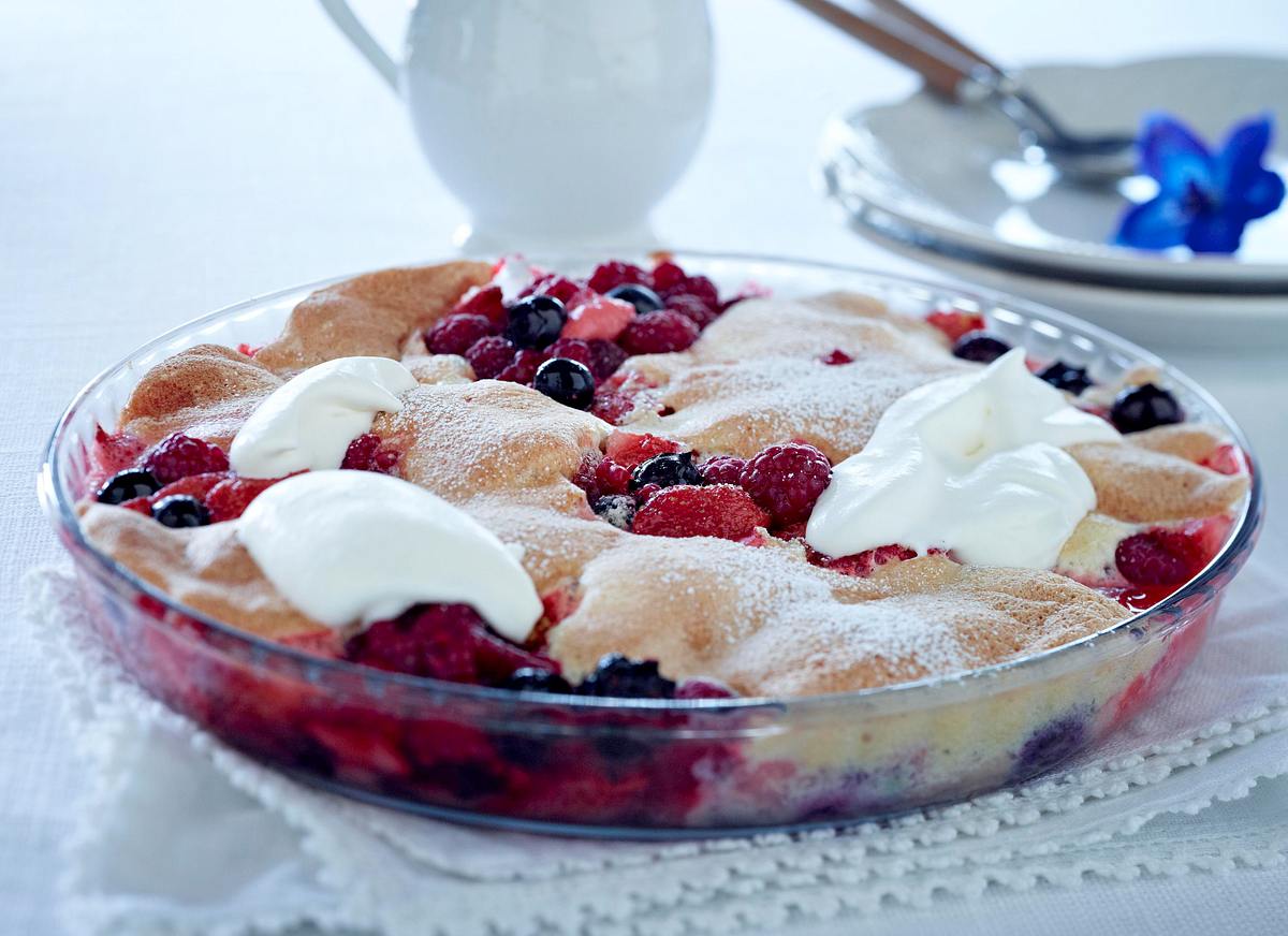 Sommerbeerengratin mit Schlag Rezept