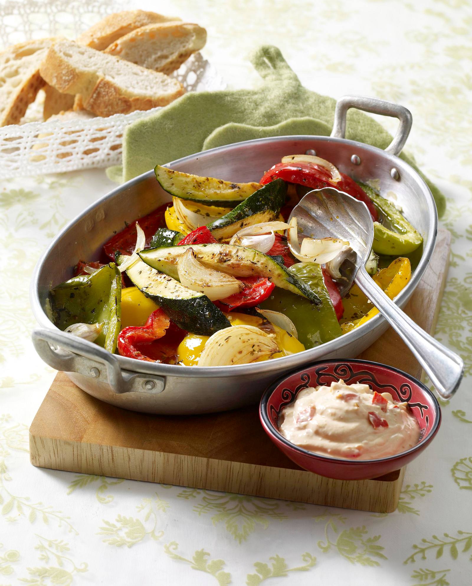 Sommergemüse vom Blech Rezept | LECKER