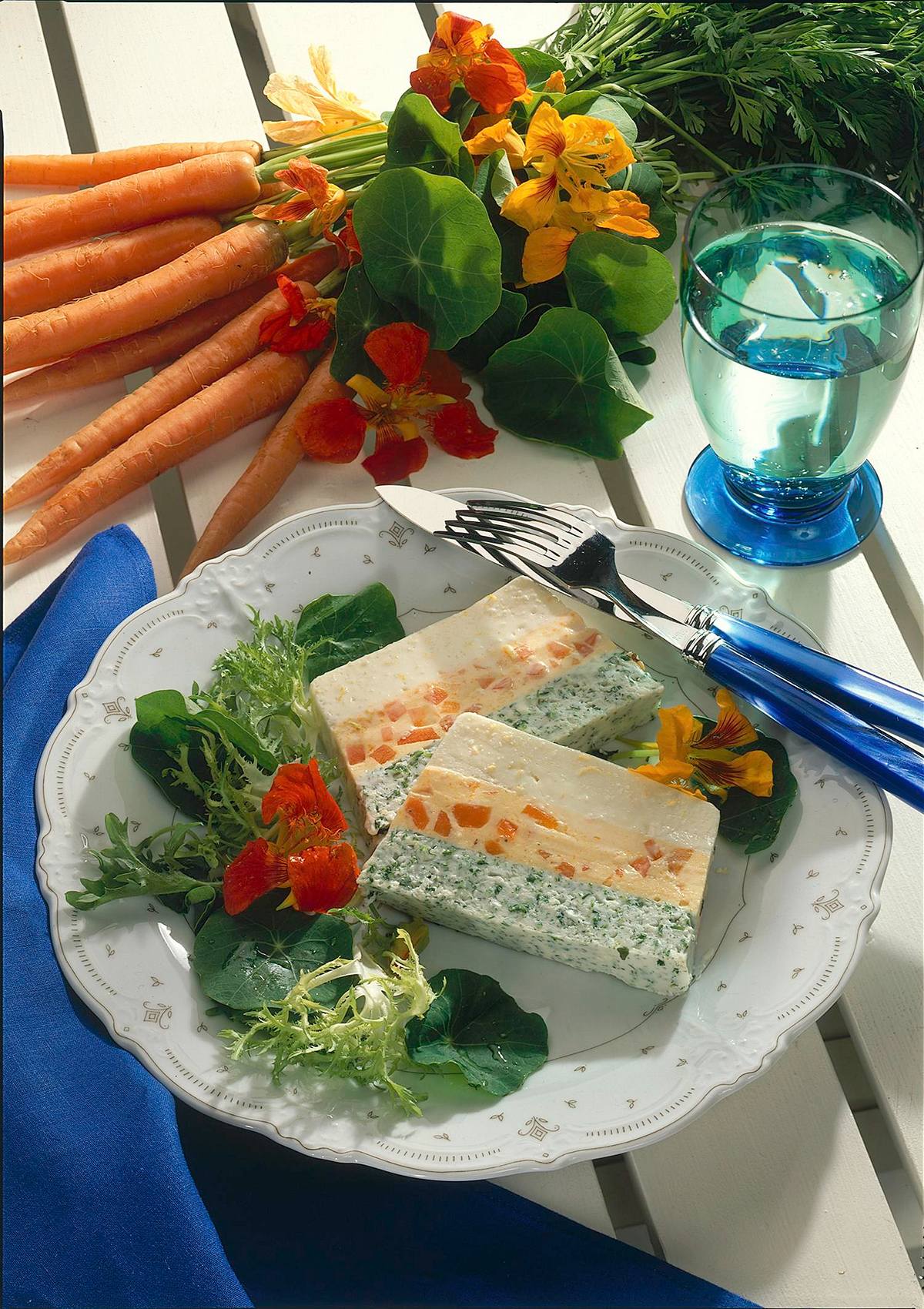 Sommerliche Sauerrahmterrine Rezept