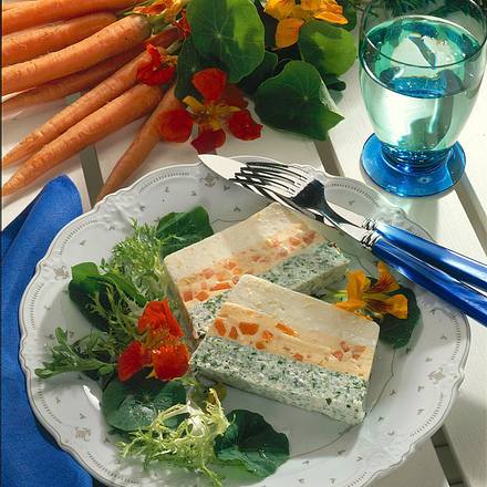 Sommerliche Sauerrahmterrine Rezept Sommerliche Sauerrahmterrine Rezept