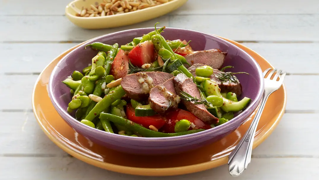Sommerlicher Bohnen-Salat mit Lammfilets Rezept - Foto: LECKER @ Bauer Media Group