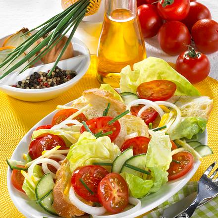 Sommerlicher Brotsalat Rezept Sommerlicher Brotsalat Rezept