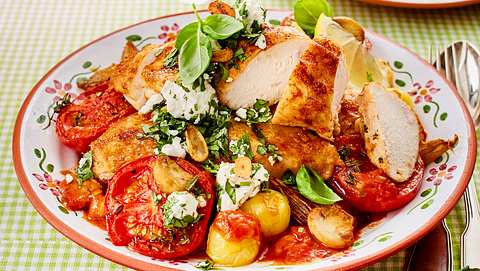 Sommerliches Schmorhähnchen Rezept - Foto: House of Food / Bauer Food Experts KG