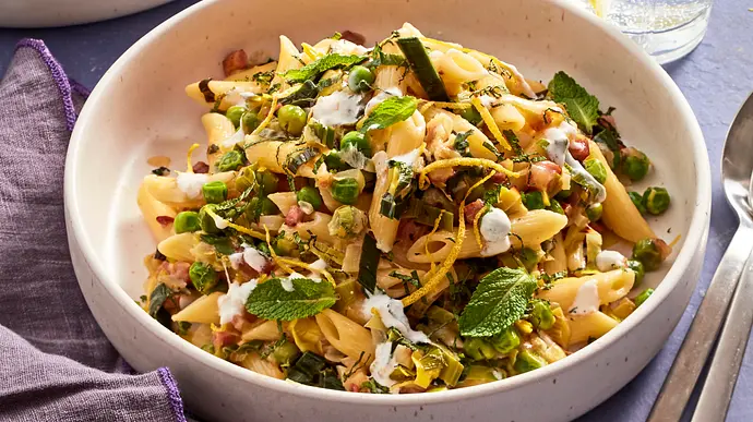 Sommerpasta in Schinken-Erbsen Soße Rezept - Foto: LECKER @ Bauer Media Group Sommerpasta in Schinken-Erbsen Soße Rezept - Foto: LECKER @ Bauer Media Group