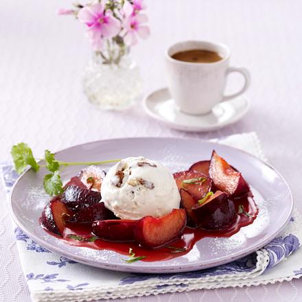 Sommerpflaumen in Vanillekaramell Rezept
