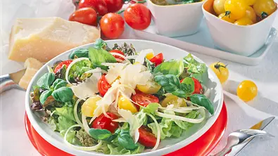Sommersalat Rezept - Foto: LECKER @ Bauer Media Group