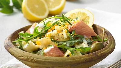 Sommersalat mit Forelle Rezept - Foto: House of Food / Bauer Food Experts KG