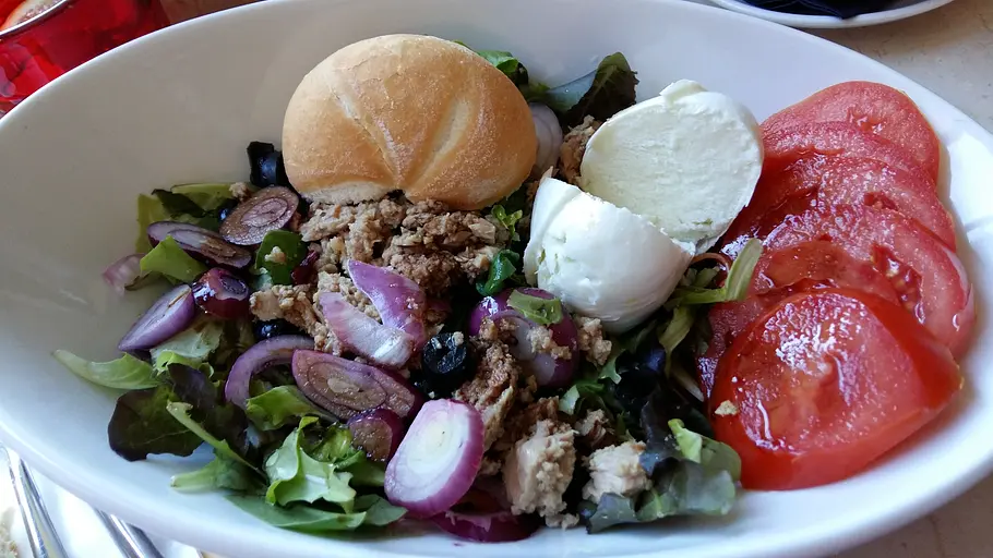 Sommersalat mit Thunfisch Rezept Sommersalat mit Thunfisch Rezept