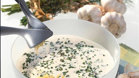 Soße zum Gemüse- oder Nudelsalat Rezept - Foto: Först, Thomas