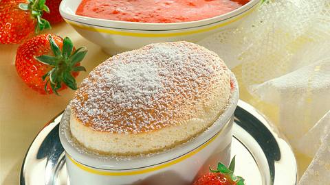 Soufflé mit Erdbeersoße Rezept - Foto: Horn