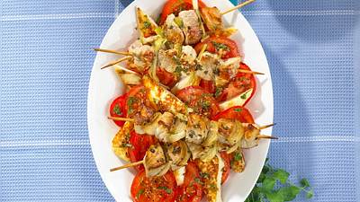 Souflaki mit Halloumi-Tomatensalat Rezept - Foto: Först, Thomas