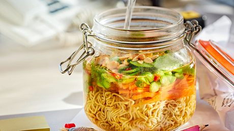 Soup it yourself: Mie-Nudel-Terrine Rezept - Foto: House of Food / Bauer Food Experts KG