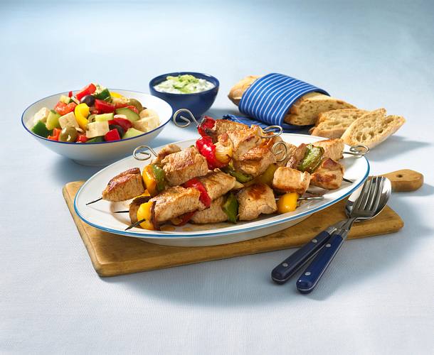 Souvlaki mit Bauernsalat Rezept Souvlaki mit Bauernsalat Rezept