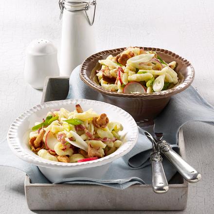 Spätzle-Salat mit Speck und Pilzen Rezept