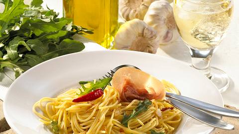 Spaghetti aglio e olio (Spaghetti in Knoblauchöl) Rezept - Foto: Maass