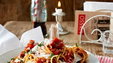 Spaghetti alla arrabiata mit Wodka Rezept - Foto: LECKER @ Bauer Media Group