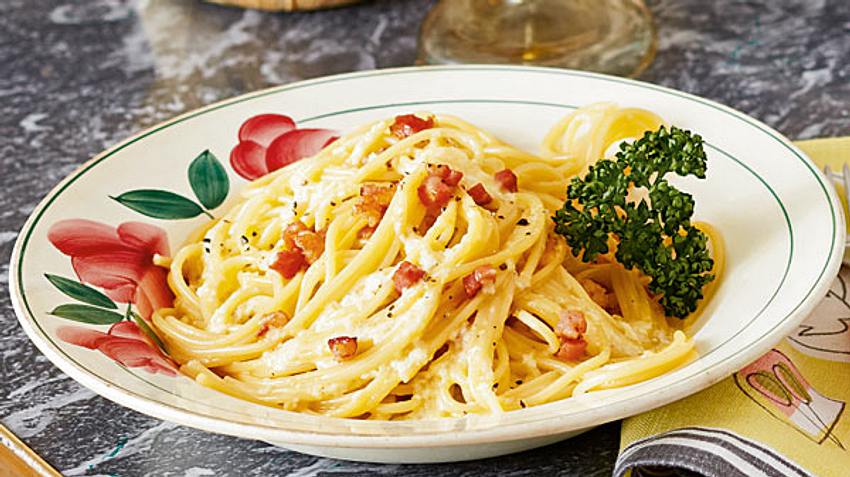 Spaghetti alla Carbonara Rezept - Foto: House of Food / Bauer Food Experts KG