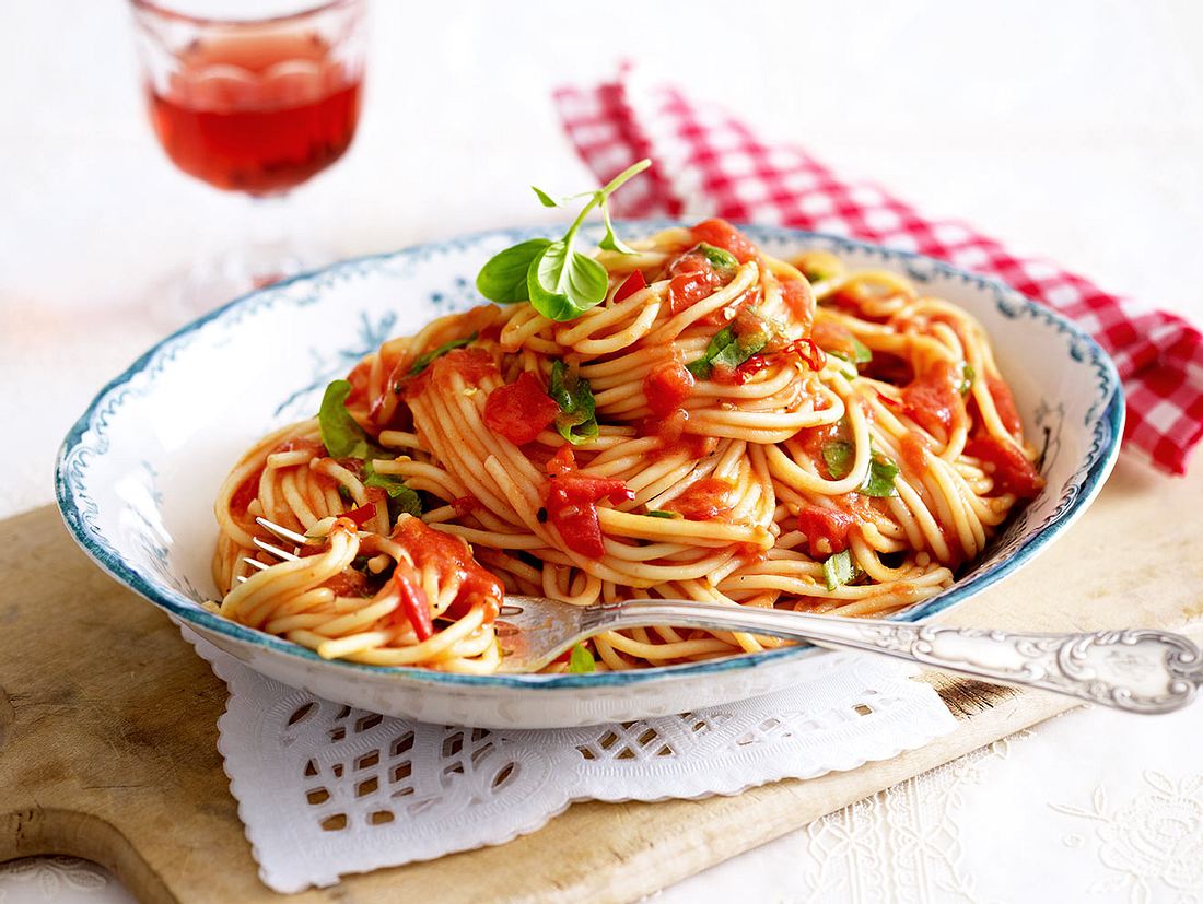 Spaghetti all'arrabbiata Rezept | LECKER