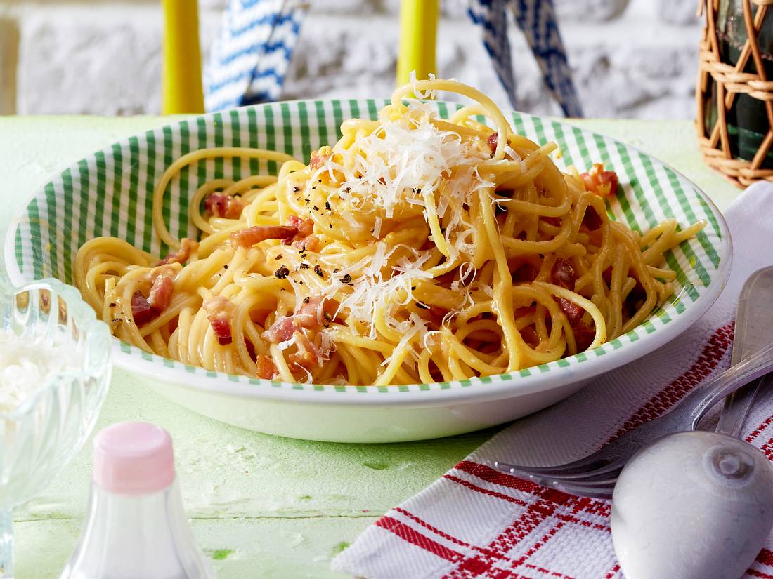 Spaghetti Carbonara Rezept | LECKER