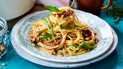 Spaghetti Carbonara „Caprese“ Rezept - Foto: House of Food / Bauer Food Experts KG