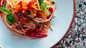 Spaghetti Colatura di Alici mit Tomaten Rezept - Foto: House of Food / Bauer Food Experts KG