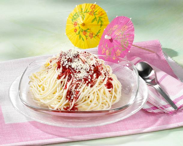 Spaghetti-Eis mit Himbeersoße Rezept Spaghetti-Eis mit Himbeersoße Rezept