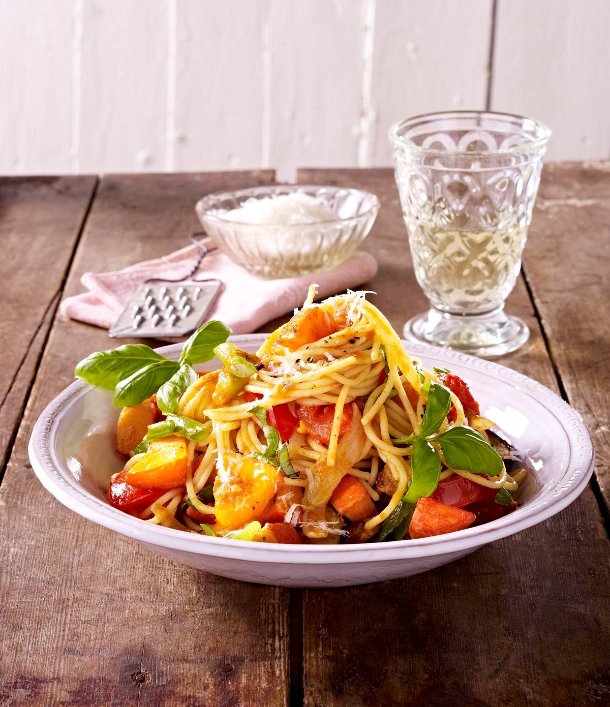 Spaghetti in Kürbis-Tomaten-Sugo Rezept