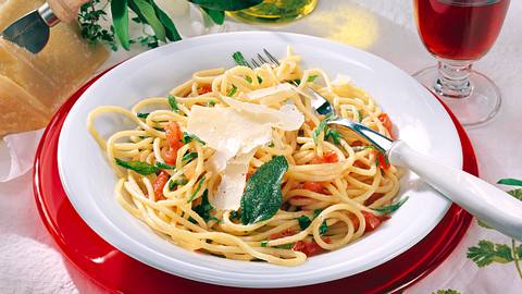 Spaghetti in Salbeibutter (für 2 Personen) Rezept - Foto: Först, Thomas