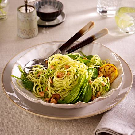 Spaghetti mit Artischockenpüree, Spinat und Mandeln Rezept
