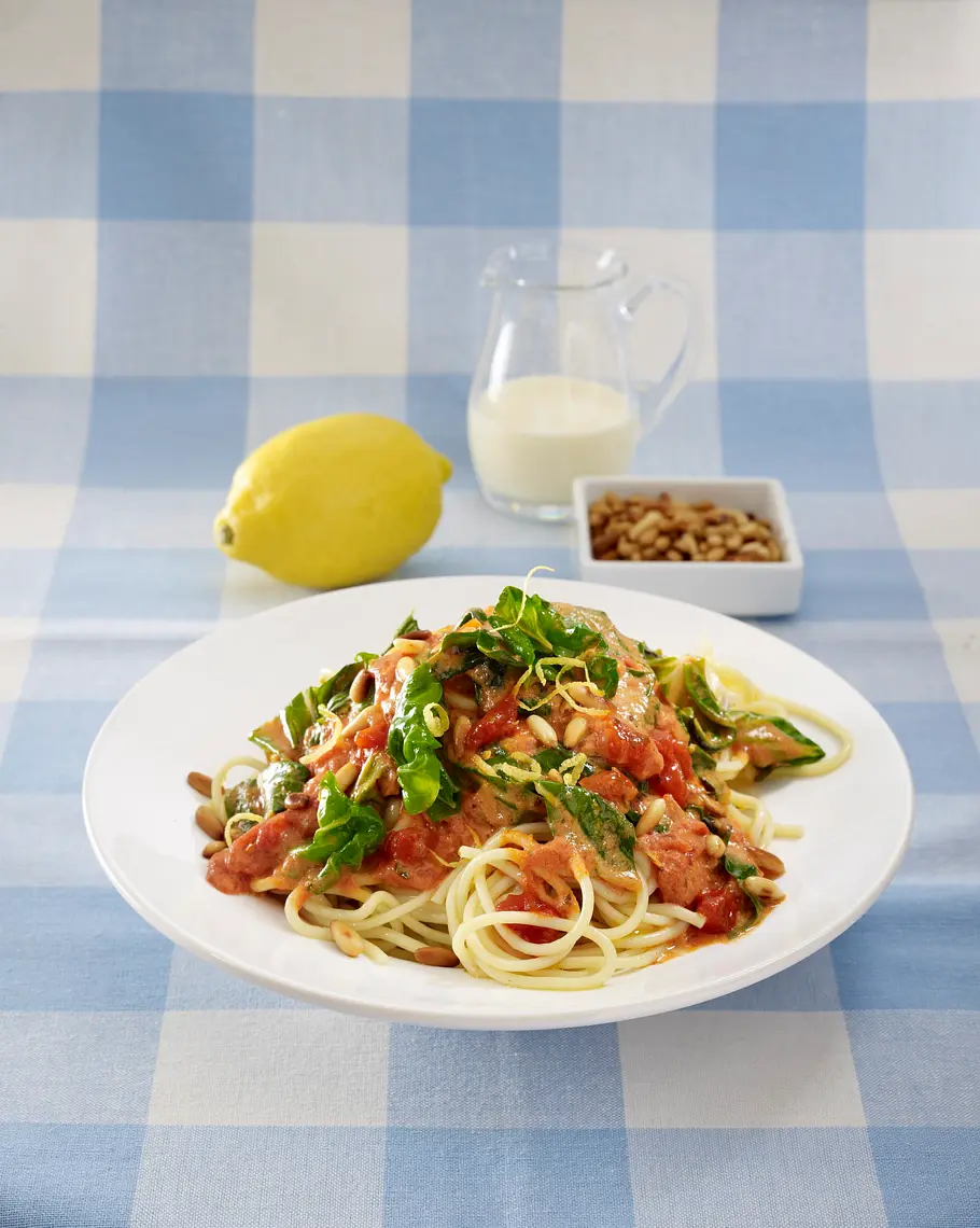 Spaghetti mit cremiger Tomatensoße Rezept Spaghetti mit cremiger Tomatensoße Rezept