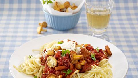 Spaghetti mit deftiger Tomatensoße (Grundsoße + Varianten) Rezept - Foto: House of Food / Bauer Food Experts KG
