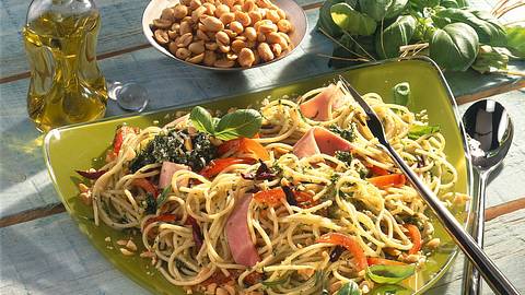 Spaghetti mit Erdnusspesto Rezept - Foto: Först, Thomas