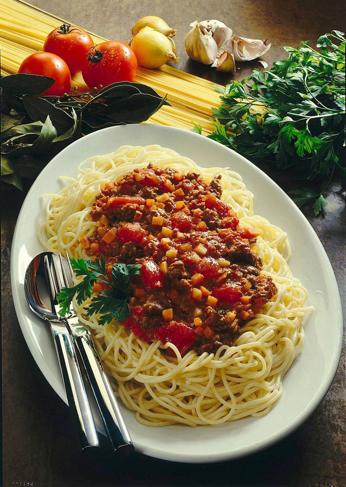 Spaghetti mit Fleischsoße Rezept | LECKER