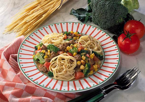 Spaghetti mit Gemüse-Hacksoße Rezept Spaghetti mit Gemüse-Hacksoße Rezept