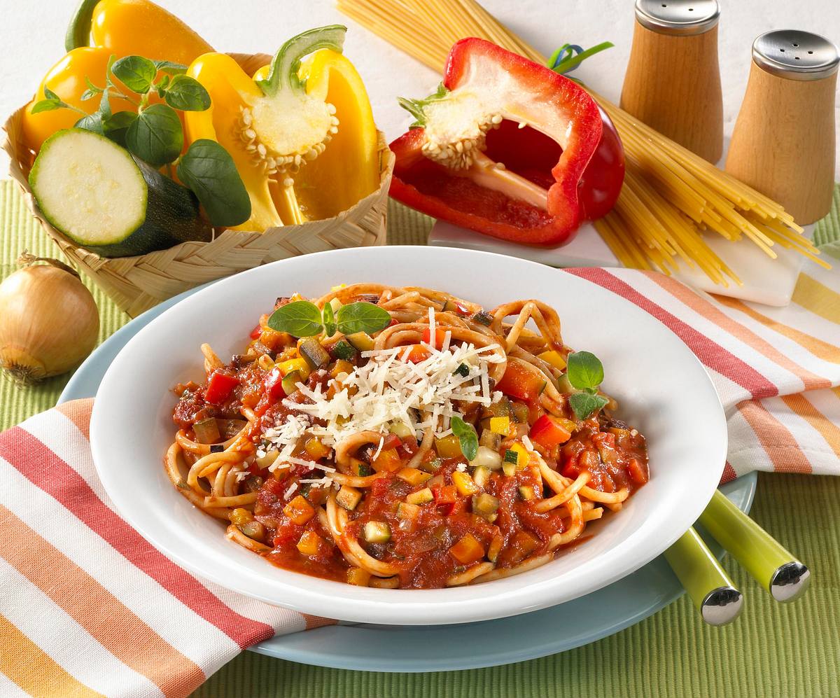 Spaghetti mit Gemüse-Tomatensoße Rezept