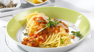 Spaghetti mit Gemüsebolognese Rezept - Foto: LECKER @ Bauer Media Group
