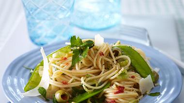 Spaghetti mit grüner Gemüsepfanne (Trennkost) Rezept - Foto: House of Food / Bauer Food Experts KG