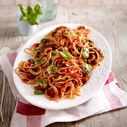 Spaghetti mit Hack-Tomaten-Soße Rezept Spaghetti mit Hack-Tomaten-Soße Rezept