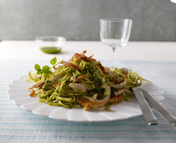 Spaghetti mit Hähnchenstreifen und Limettenpesto Rezept Spaghetti mit Hähnchenstreifen und Limettenpesto Rezept