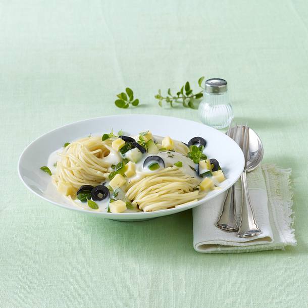 Spaghetti mit Käse-Oliven-Creme (Diäko 1 Tag Hauptgericht) Rezept Spaghetti mit Käse-Oliven-Creme (Diäko 1 Tag Hauptgericht) Rezept