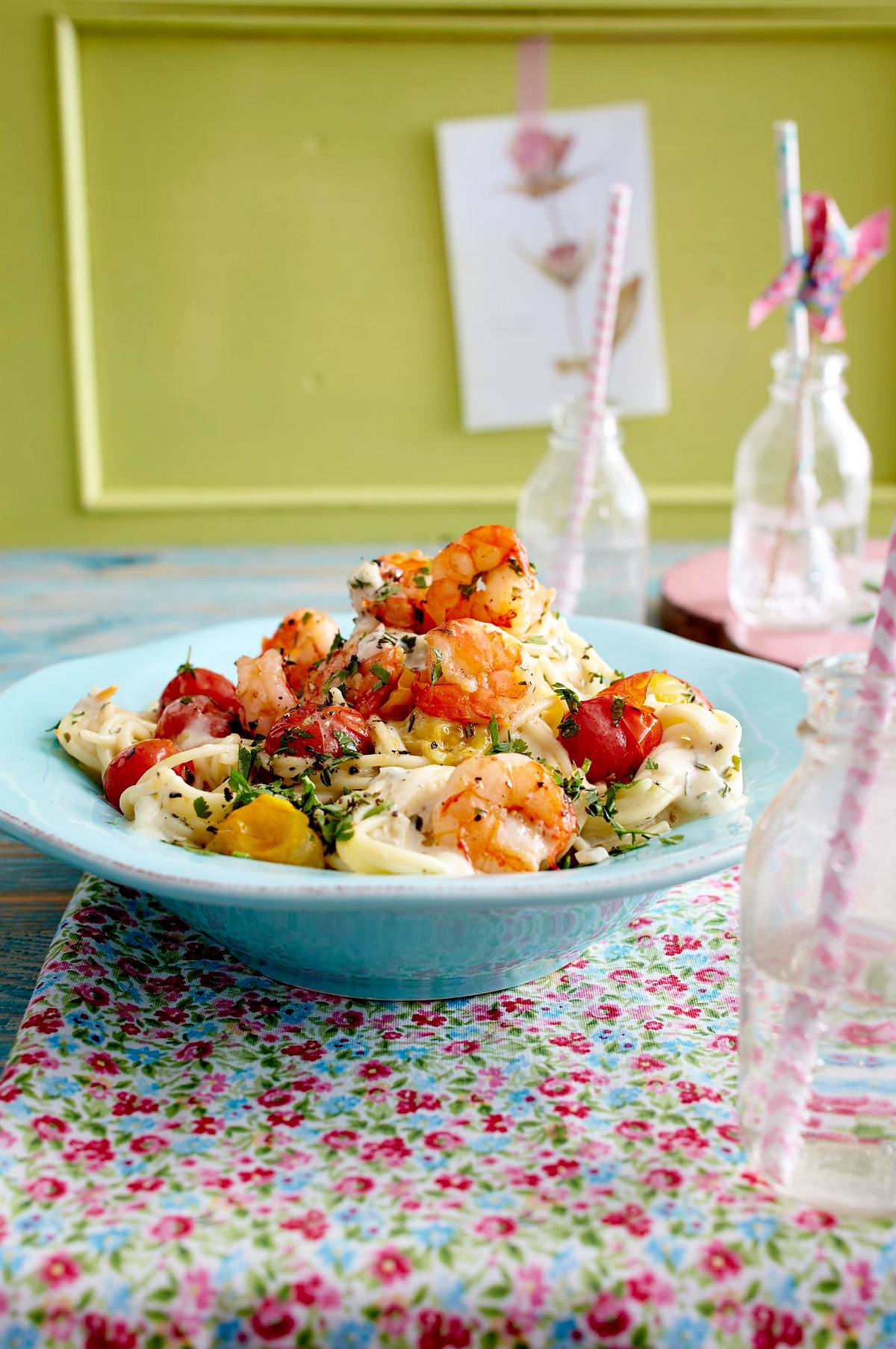 Spaghetti mit Kirschtomaten und Knoblauchgarnelen Rezept