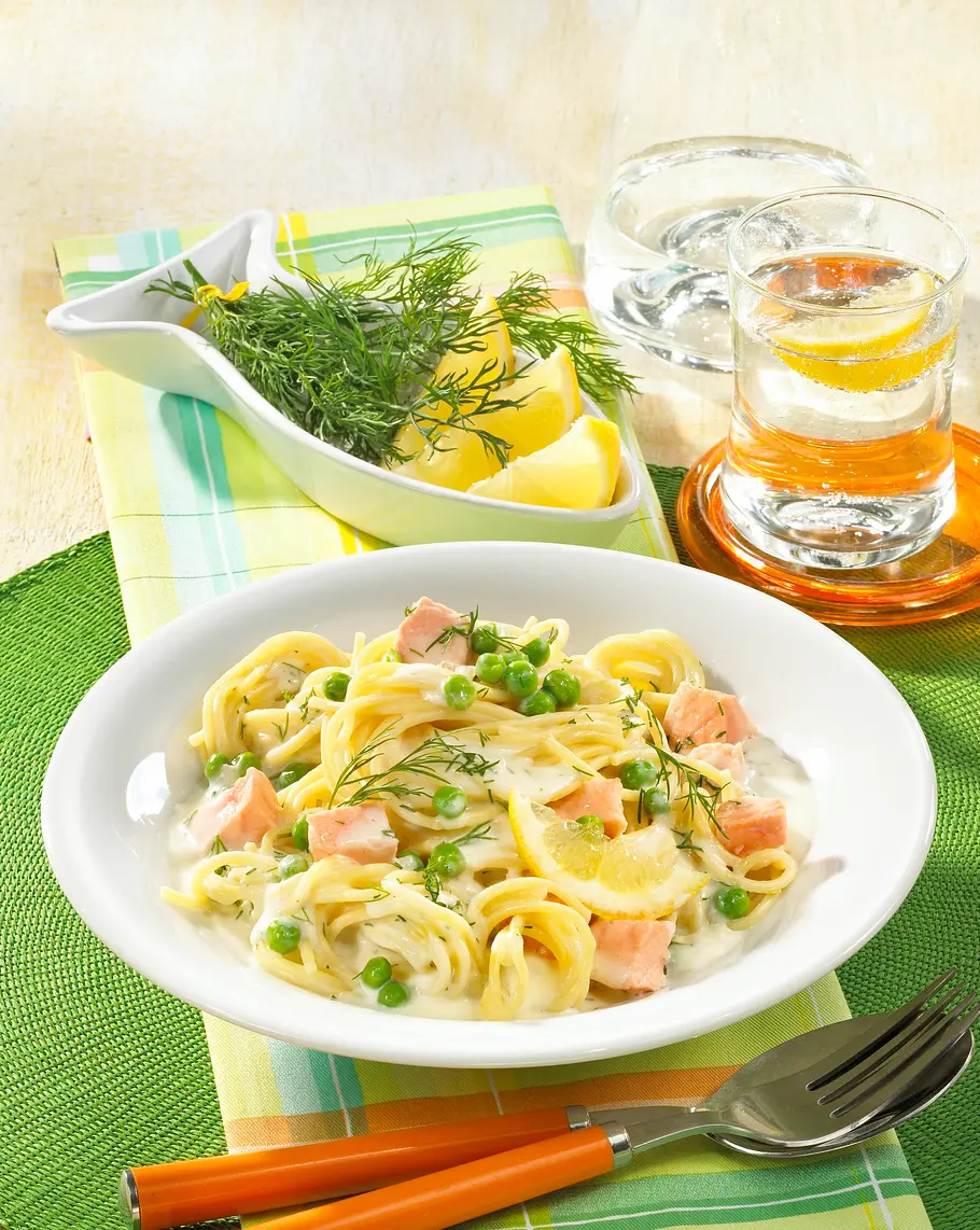 Spaghetti mit Lachs und Erbsen Rezept Spaghetti mit Lachs und Erbsen Rezept