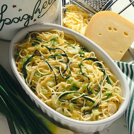 Spaghetti mit Lauchzwiebeln und Schnittlauch Rezept Spaghetti mit Lauchzwiebeln und Schnittlauch Rezept