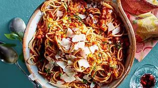 Spaghetti mit Linsenbolognese Rezept - Foto: LECKER @ Bauer Media Group Spaghetti mit Linsenbolognese Rezept - Foto: LECKER @ Bauer Media Group