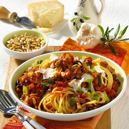 Spaghetti mit Olivensoße Rezept Spaghetti mit Olivensoße Rezept